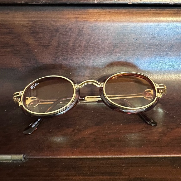 Ray Ban Oval Sunglasses Fancy Gold Trim Vintage # 5897 - Picture 2 of 5